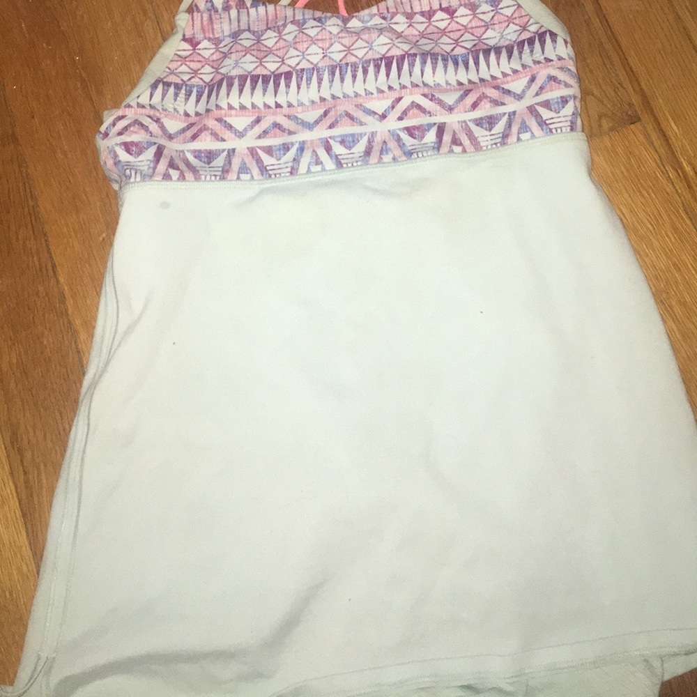 Ivivva tank - Picture 2 of 4